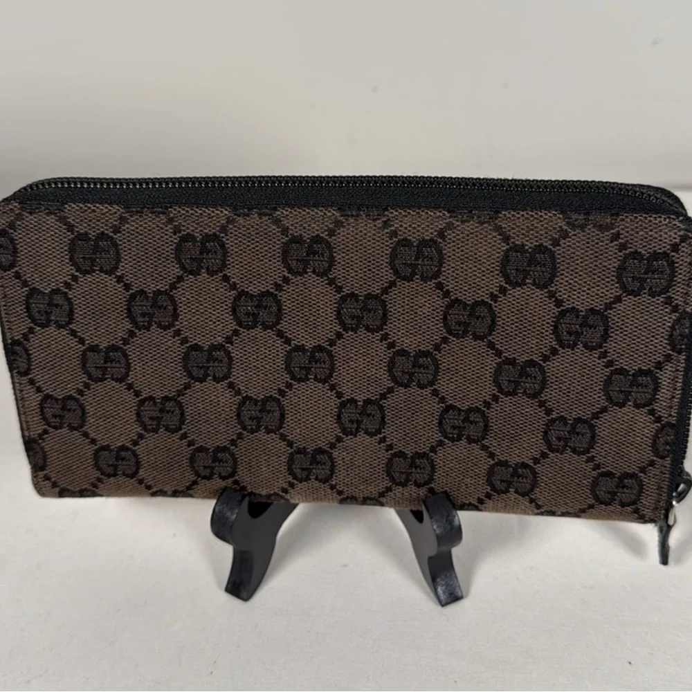 Gucci gg canvas